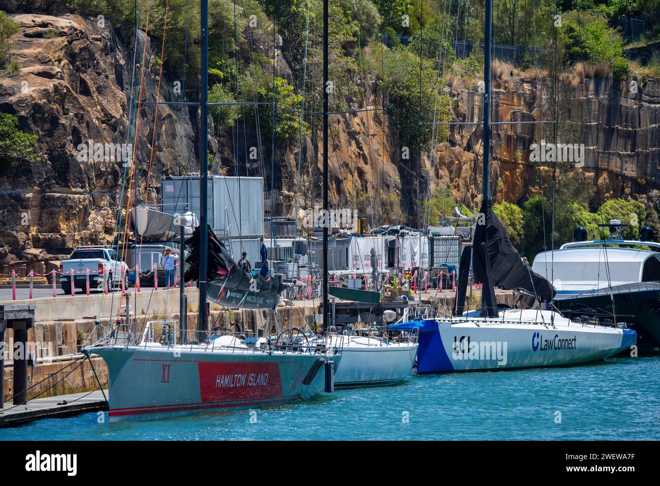 Tre yacht da corsa ormeggiati a Woolwich Dock, Sydney, Australia, tra cui Law Connect (LC1) e Wild Oats X1 (11) Foto Stock