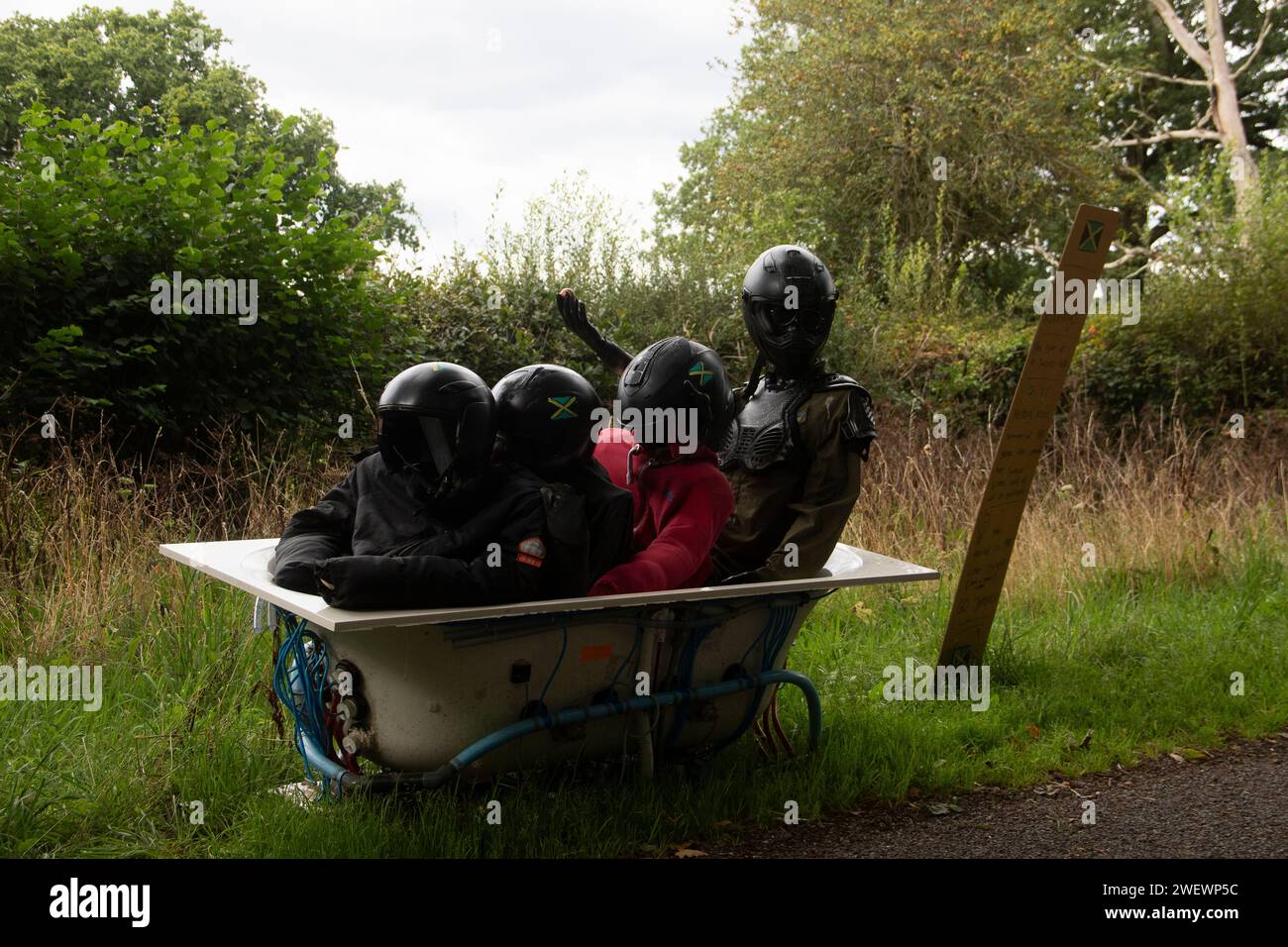 Sentiero dello Spaventapasseri Bisterne 2023. Goditi gli strani, stravaganti e innovativi schermi. Bisterne vicino a Ringwood Hampshire, Regno Unito Foto Stock