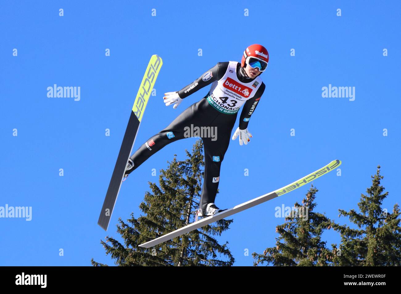 Schonach, Deutschland. 27 gennaio 2024. Terence Weber (SSV Geyer) beim FIS Weltcup Nordische Kombination Schonach 2024 credito: dpa/Alamy Live News Foto Stock