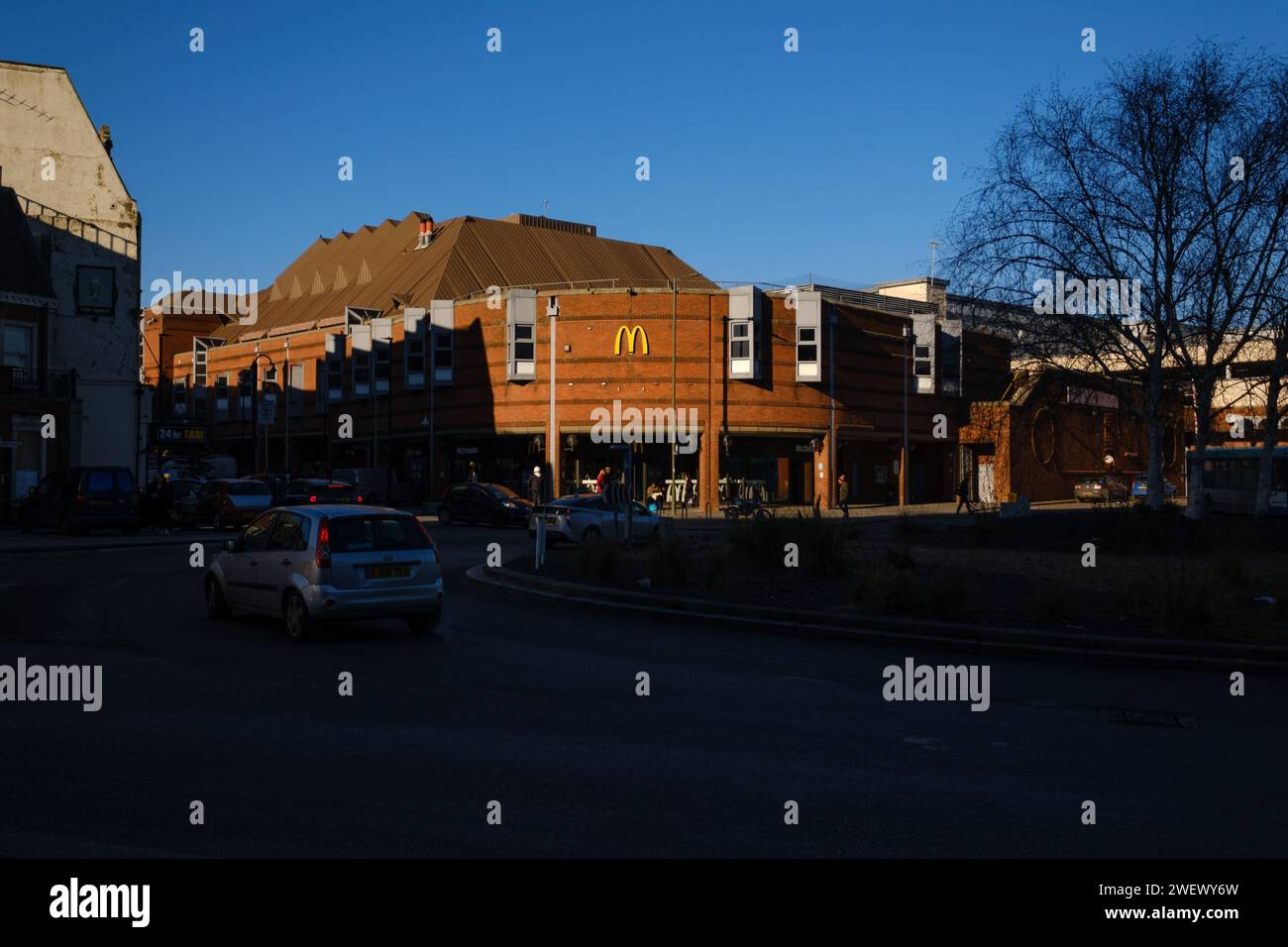McDonalds Station Hill, Redhill, Surrey, Inghilterra. Foto Stock