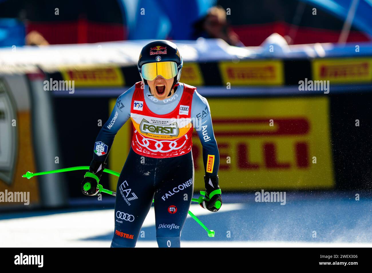 Goggia Sofia (ITA) durante la Coppa del mondo AUDI FIS 2024 - gara femminile di sci alpino a Cortina D'Ampezzo, Italia, gennaio 27 2024 credito: Independent Photo Agency Srl/Alamy Live News Foto Stock