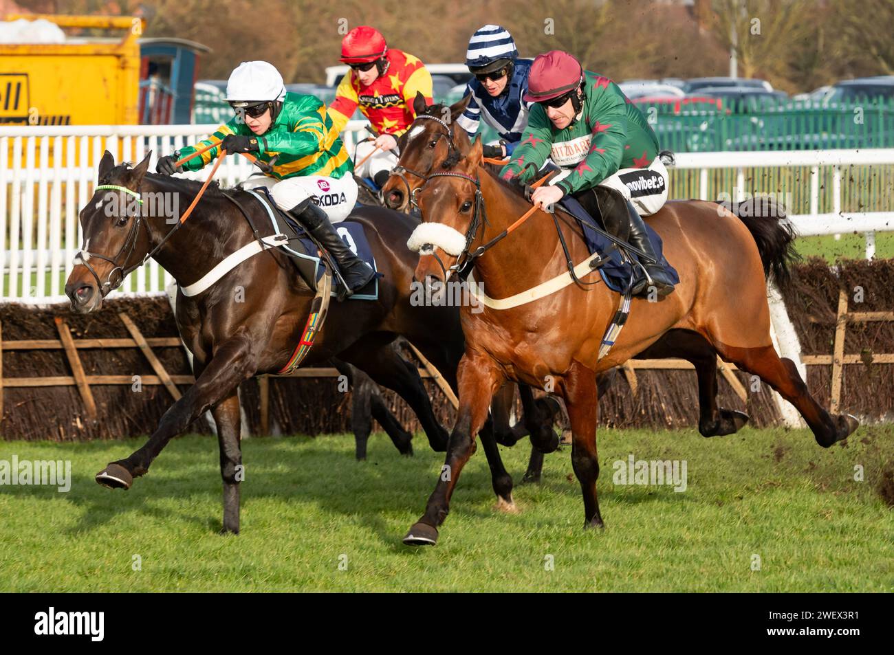 Doncaster Racecourse, Doncaster, Regno Unito, sabato 27 gennaio 2024; Jeriko Du Reponet e il fantino Mark Walsh vincono l'hurdle SBK Supreme Trial Rossington Main Novices' (grado 2) per l'allenatore Nicky Henderson e il proprietario Mr J.P. McManus. Credito immagini equine JTW / Alamy Live News Foto Stock