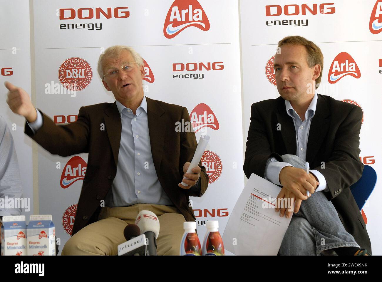 Morten Olsen, allenatore della nazionale danese di calcio, tenere alta la conferenza stampa sulle visioni della nazionale e sulle partite con squadre di calcio interne, e avverte le squadre di calcio nazionali di produrre più talenti nazionali danesi, se le squadre di calcio nazionali non produrranno nuovi talenti nazionali, in futuro dovremo affrontare problemi per la nazionale di calcio, Copenaghen Danimarca, settembre 25,2006 (foto di Francis Dean/Dean Pictures) Foto Stock