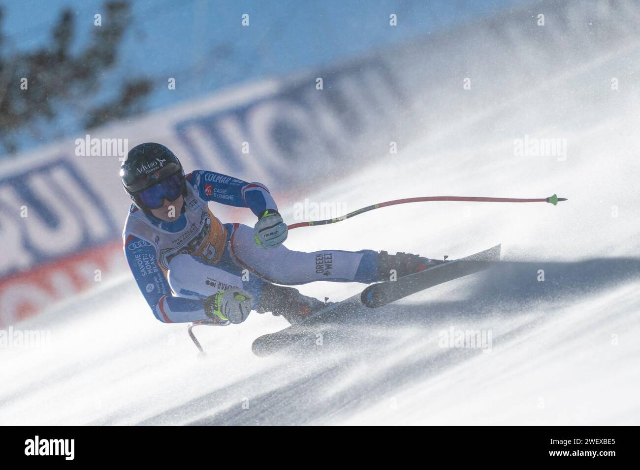 Cortina d’Ampezzo, Italia 27 gennaio 2024. MIRADOLI Romane (fra) gareggia nella Audi Fis Alpine Skiing World Cup Women's Downhill Race sul tracciato Olympia nella catena dolomitica. Crediti: MAURO DALLA POZZA/Alamy Live News Foto Stock