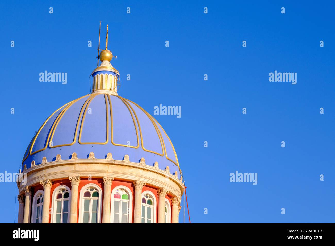 Ermoupoli, GR - 7 agosto 2023: Ermoupoli Chiesa di Agios Nikolaos Foto Stock