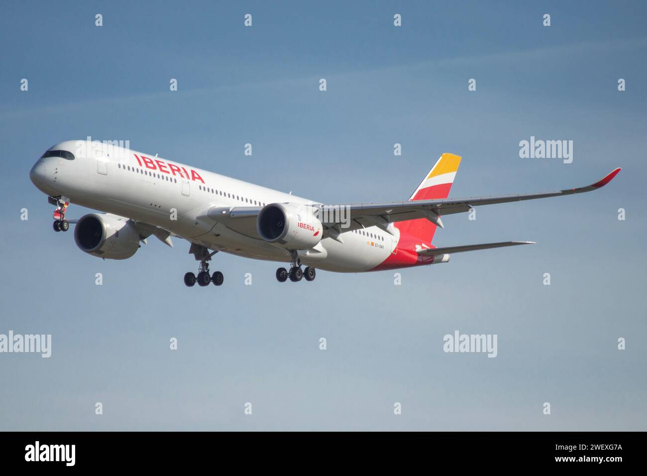 Iberia Airbus A350 atterraggio aereo di linea Foto Stock