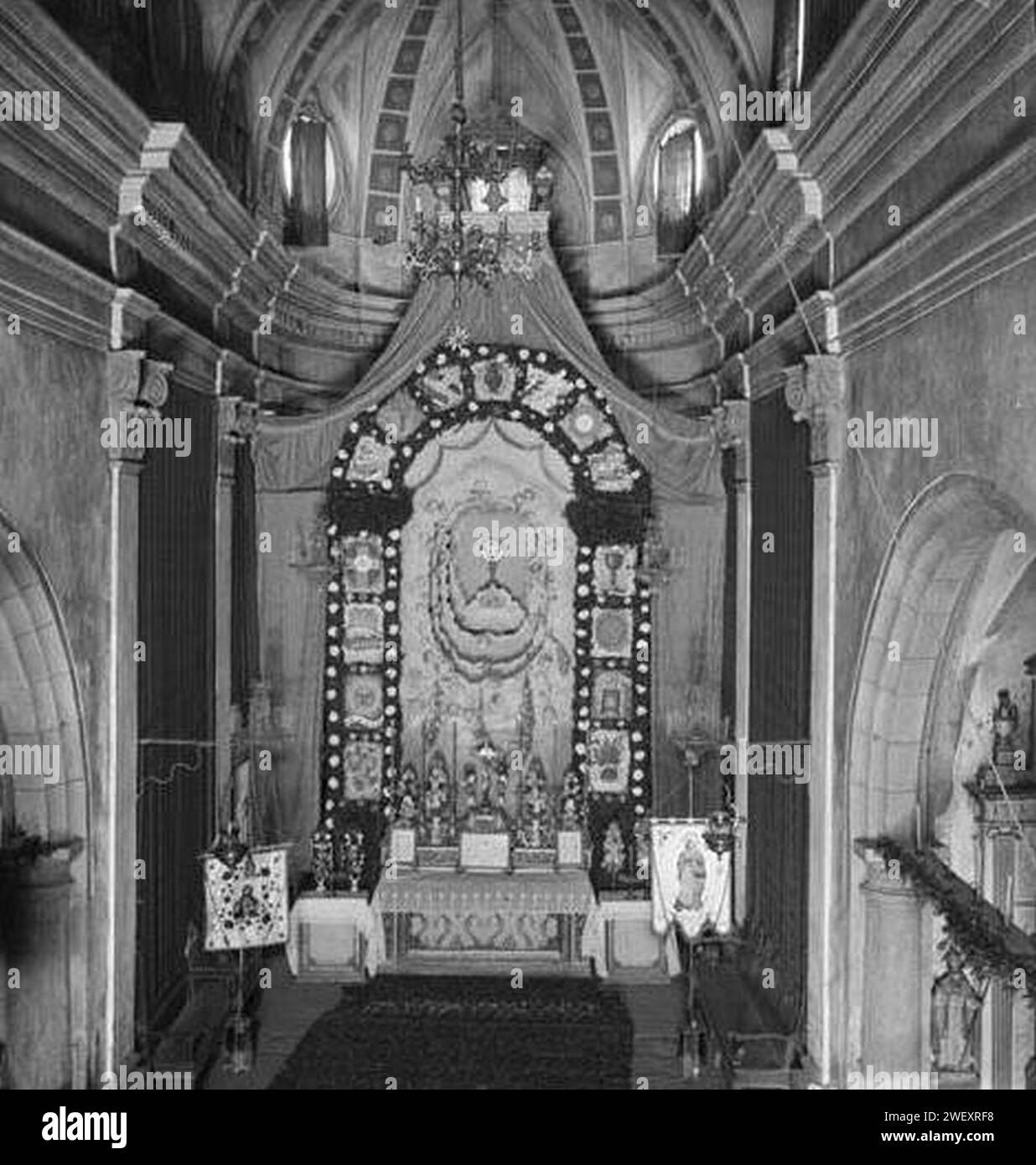 Altare maggiore de l'església de Sant Julià de Vilatorta (ritagliato). Foto Stock