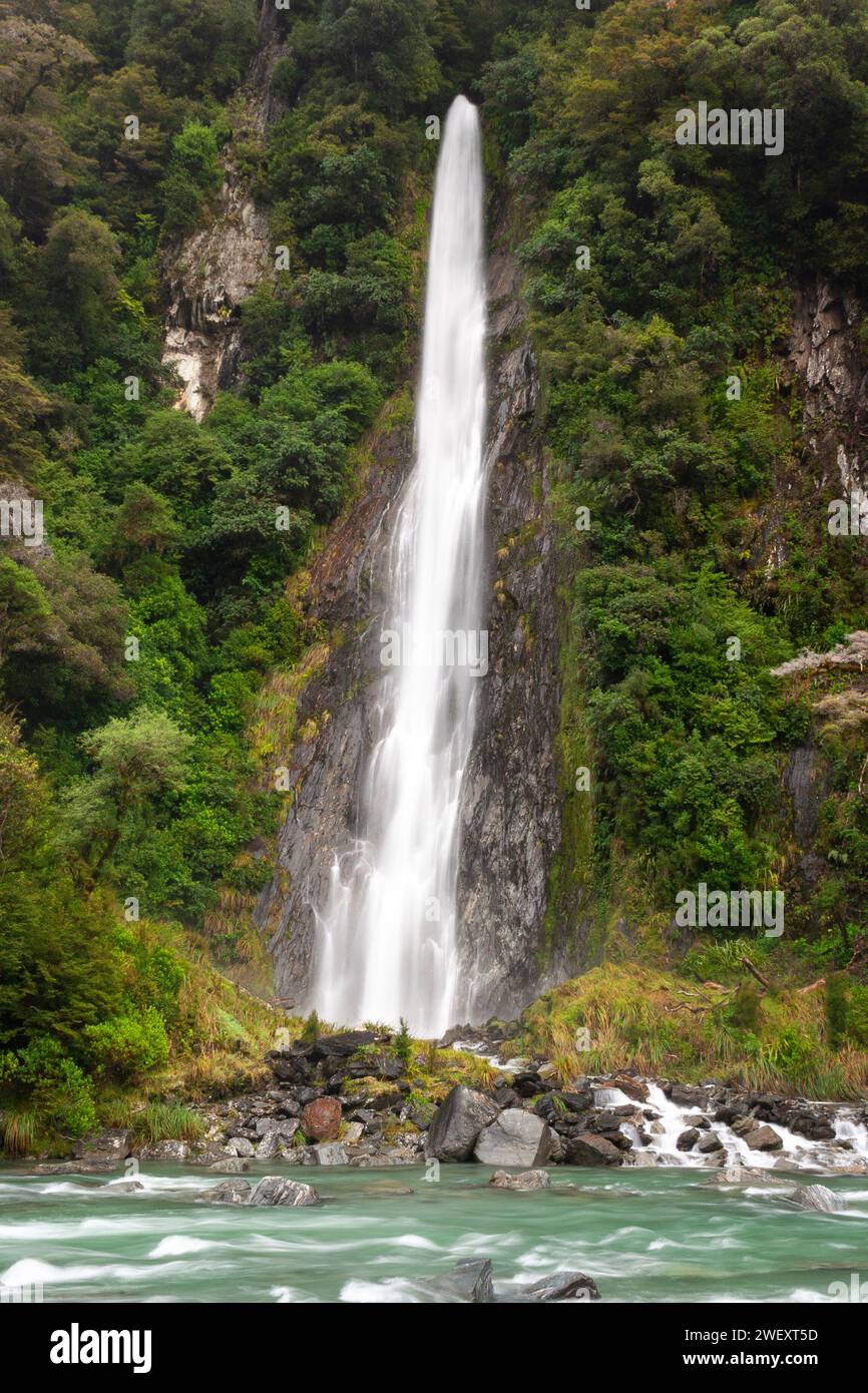 Le cascate di Thunder creek si trovano nel Mount Aspiring National Park sull'isola meridionale della nuova Zelanda Foto Stock