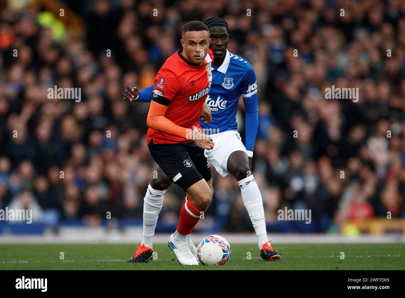 Carlton Morris n. 9 del Luton Town F.C. durante la partita di fa Cup del quarto turno tra Everton e Luton Town a Goodison Park, Liverpool, sabato 27 gennaio 2024. (Foto: Mike Morese | mi News) crediti: MI News & Sport /Alamy Live News Foto Stock