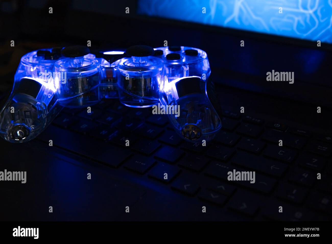 Controller di gioco illuminato per e Sports sulla tastiera Foto Stock