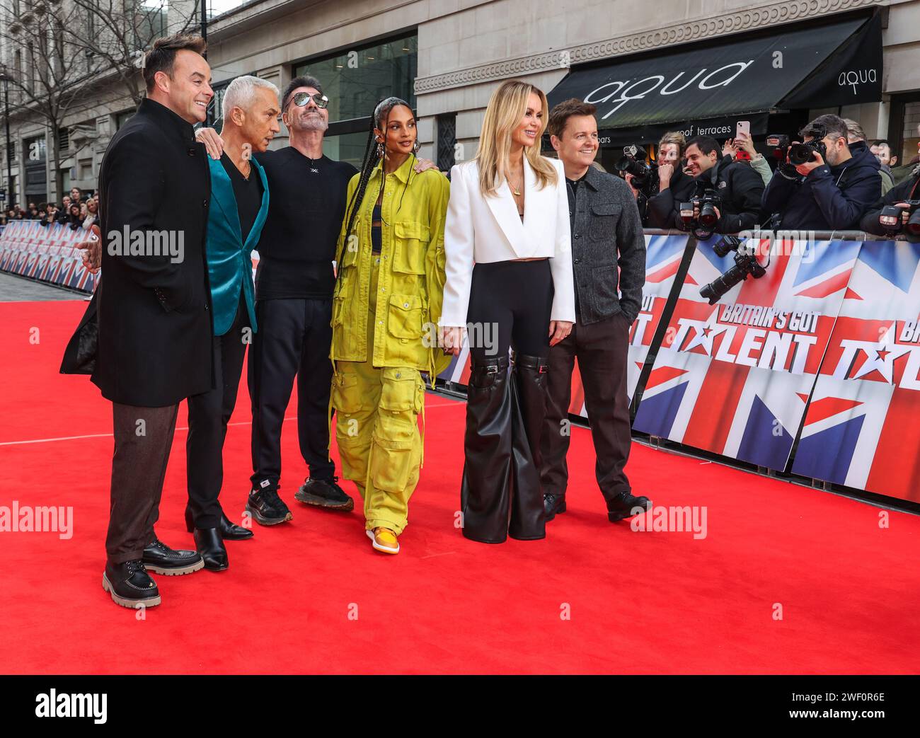 Londra, Regno Unito. 25 gennaio 2024. ANT McPartlin, Bruno Tonioli, Simon Cowell, Alesha Dixon, Amanda Holden e Declan Donnell visti durante le "Britain's Got Talent" London Auditions Photocall 2024 al London Palladium. (Foto di Brett Cove/SOPA Images/Sipa USA) credito: SIPA USA/Alamy Live News Foto Stock