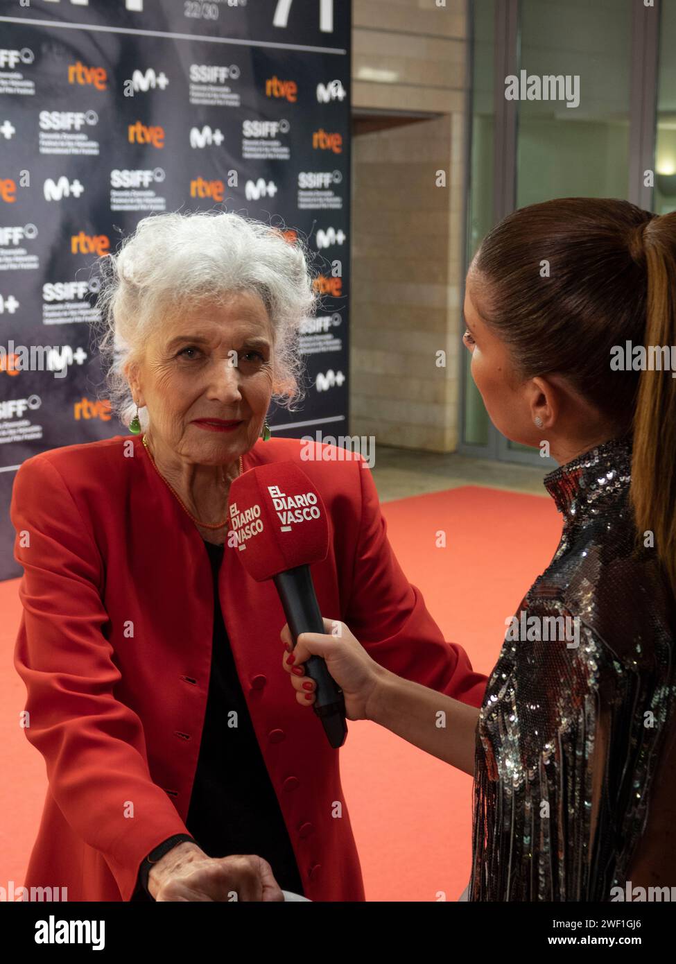 FESTIVAL DE CINE DE SAN SEBASTIAN / SPAGNA /ZINEMALDIA / MARISA PAREDES - ALFOMBRA ROJA - FESTIVAL INTERNAZIONALE DEL CINEMA Foto Stock