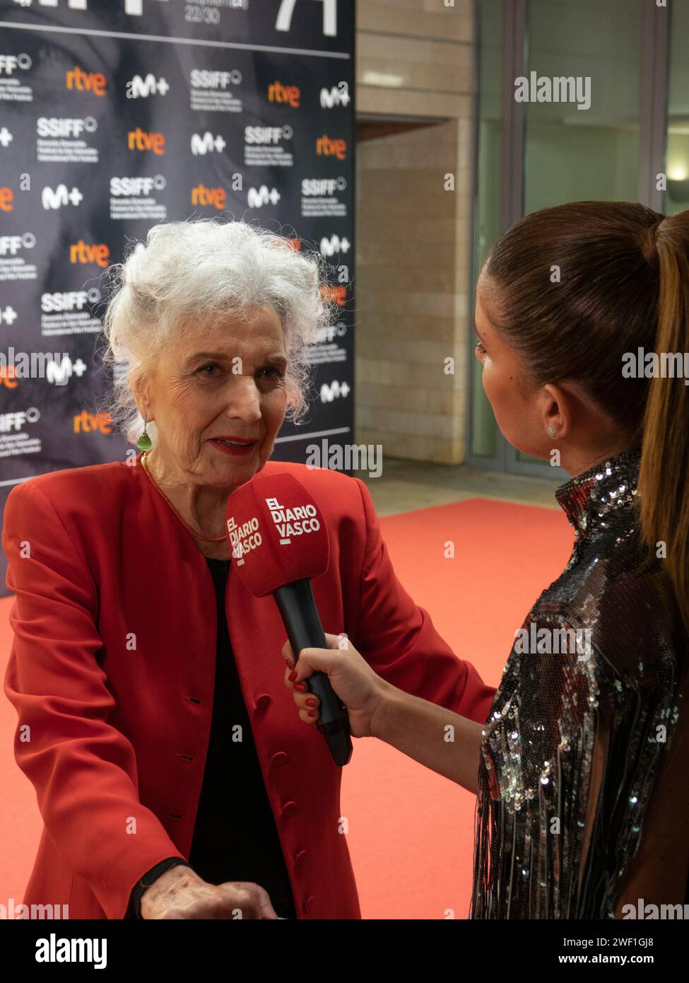 FESTIVAL DE CINE DE SAN SEBASTIAN / SPAGNA /ZINEMALDIA / MARISA PAREDES - ALFOMBRA ROJA - FESTIVAL INTERNAZIONALE DEL CINEMA Foto Stock