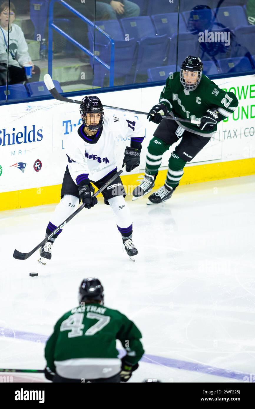 Tsongas Center. 27 gennaio 2024. Massachusetts, USA; l'attaccante del Minnesota Sophia Kunin (11) durante una partita della stagione regolare della PWHL tra Boston e Minnesota al Tsongas Center. (c) Burt Granofsky/CSM/Alamy Live News Foto Stock