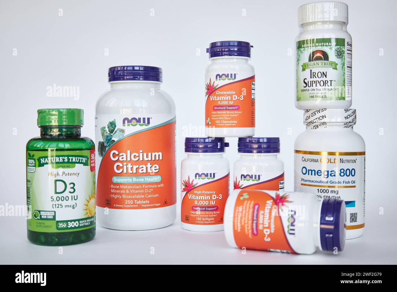 Negozio online iHerb, ora azienda alimentare. Combinazione di vitamine e minerali. Prendersi cura della propria salute con integratori alimentari. assistenza sanitaria e medica Foto Stock
