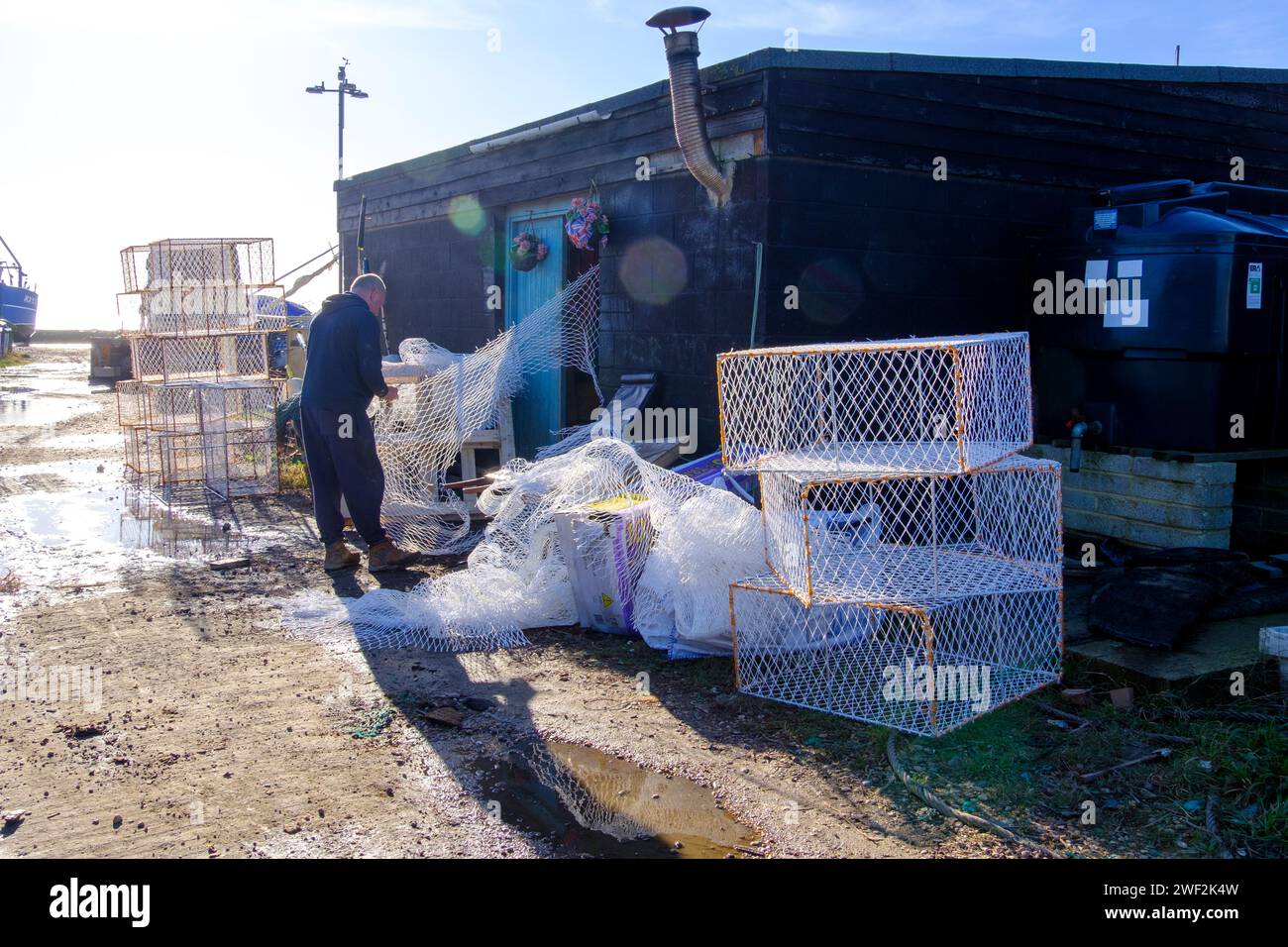 Reti da pesca Hastings, sulla spiaggia dei pescatori di Stade, East Sussex, Regno Unito Foto Stock