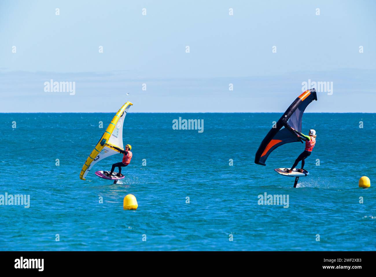 Concorrenza. World elite junior Wingfoil final. Fleury d'Aude, Saint-Pierre-la-Mer. Centro ricreativo Lagunes. Occitanie, Francia Foto Stock