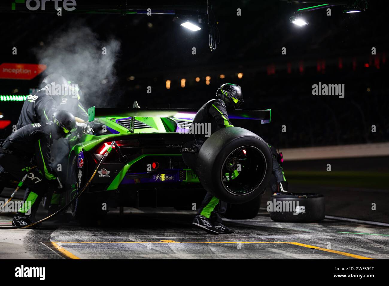 Daytona Beach, Etats Unis. 28 gennaio 2024. 78 GOIKHBERG Misha (CAN), SPINELLI Loris (ita), DEFRANCESCO Devlin (CAN), MITCHELL Sandy (gbr), forte Racing, Lamborghini Huracan GT3 EVO2, azione durante il Rolex 24 a Daytona, 1° round del Campionato IMSA WeatherTech Sportscar 2024, dal 23 al 28 gennaio 2024 sul Daytona International Speedway a Daytona Beach, Florida, Stati Uniti d'America - foto Javier Jimenez/DPPI Credit: DPPI Media/Alamy Live News Foto Stock