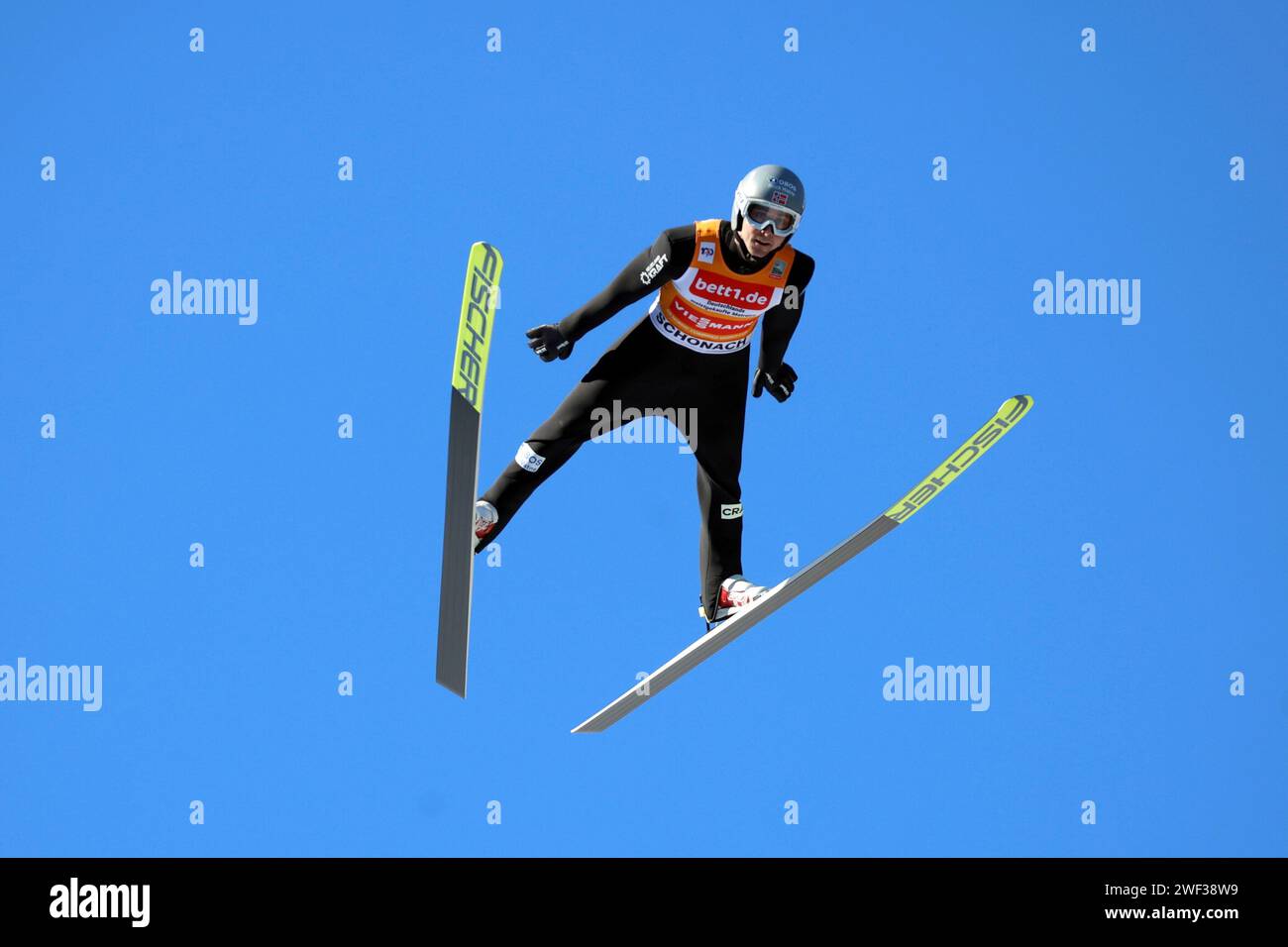 Schonach, Deutschland. 28 gennaio 2024. Jarl Magnus Riiber (Norwegen) gewinnt Springen beim FIS Weltcup Nordische Kombination Schonach 2024 credito: dpa/Alamy Live News Foto Stock