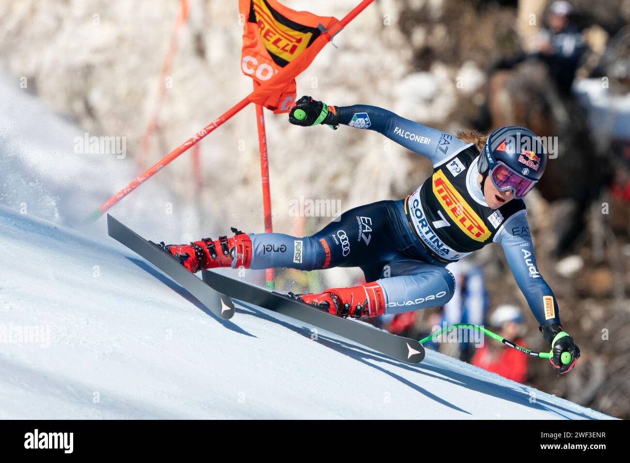 Cortina d’Ampezzo, Italia 28 gennaio 2024. GOGGIA Sofia (Ita) gareggia nella Audi Fis Alpine Ski World Cup Women's Super-G Race sul tracciato Olympia nella catena dolomitica. Crediti: MAURO DALLA POZZA/Alamy Live News Foto Stock