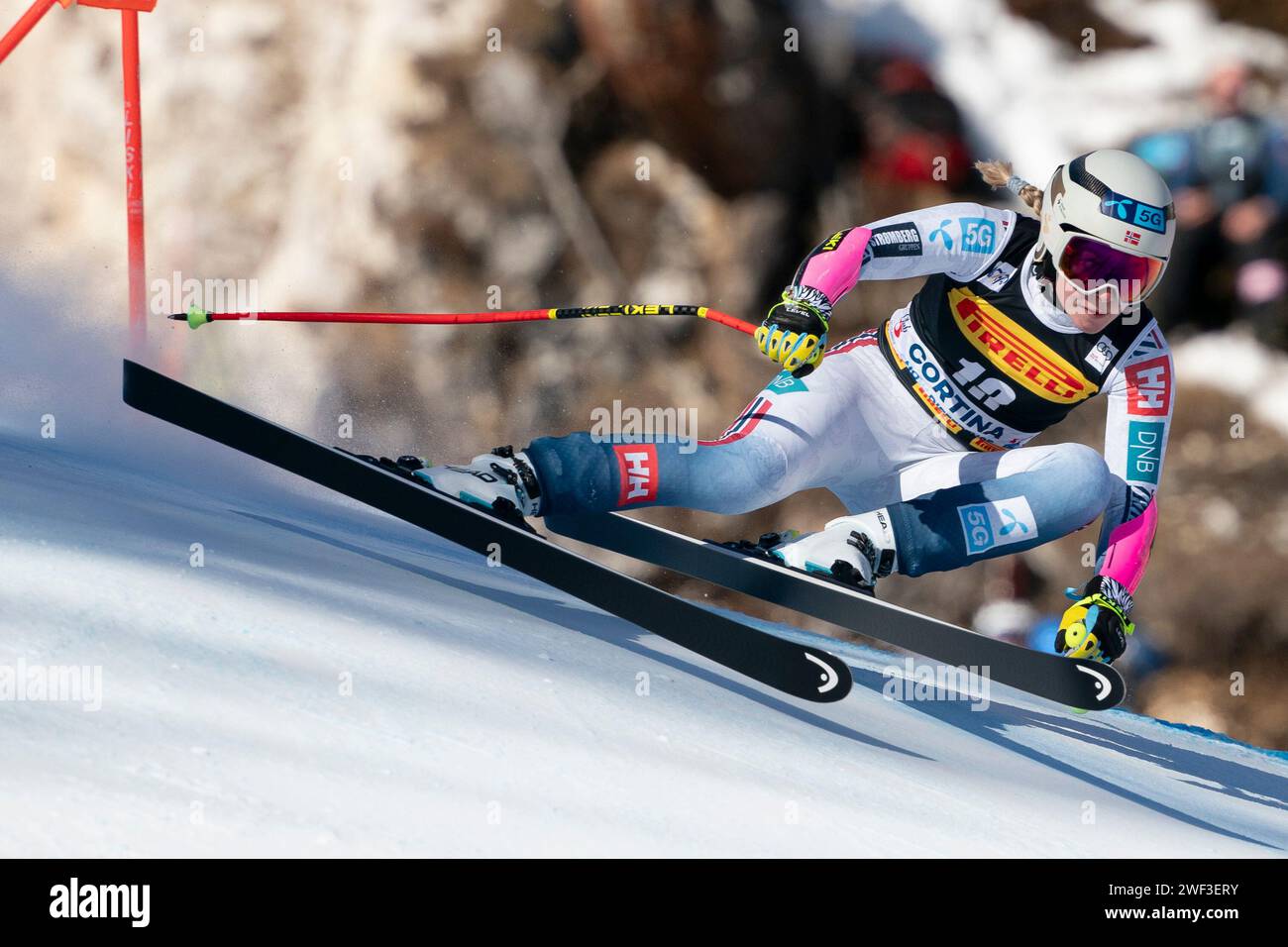Cortina d’Ampezzo, Italia 28 gennaio 2024. MOWINCKEL Ragnhild (NOR) gareggia nella Audi Fis Alpine Ski World Cup Women's Super-G Race sul tracciato Olympia nella catena dolomitica. Crediti: MAURO DALLA POZZA/Alamy Live News Foto Stock