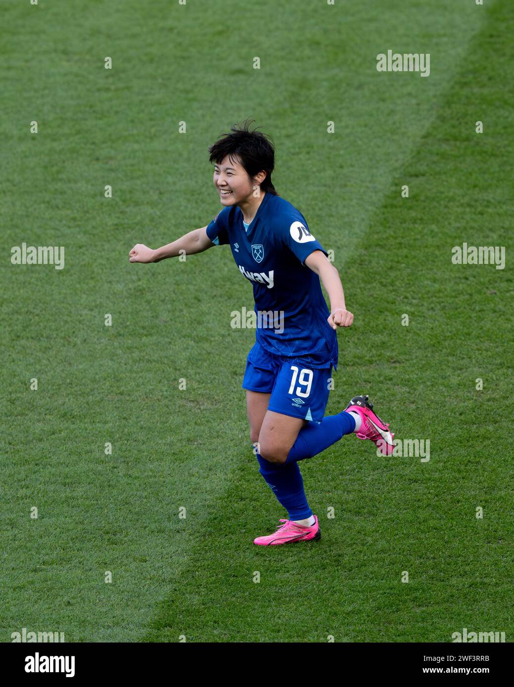 Bristol, Regno Unito. 28 gennaio 2024. Honoka Hayashi della West Ham United Women celebra il suo gol durante il Women's Super League match tra Bristol City Women e West Ham United Women all'Ashton Gate di Bristol il 28 gennaio 2024. Questa immagine può essere utilizzata solo per scopi editoriali. Solo per uso editoriale. Credito: Ashley Crowden/Alamy Live News Foto Stock