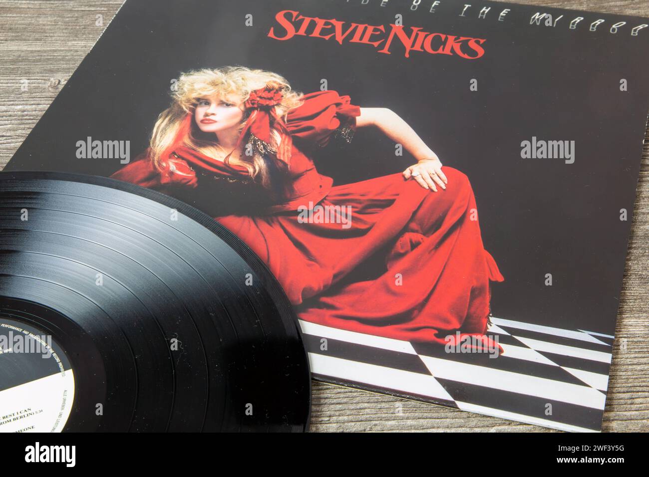 Cover des Albums THE OTHER SIDE OF THE MIRROR der amerikanischen Sängerin STEVIE NICKS aus dem Jahr 1989 *** cover dell'album THE OTHER SIDE OF THE MIRROR della cantante americana STEVIE NICKS del 1989 Copyright: xx Foto Stock