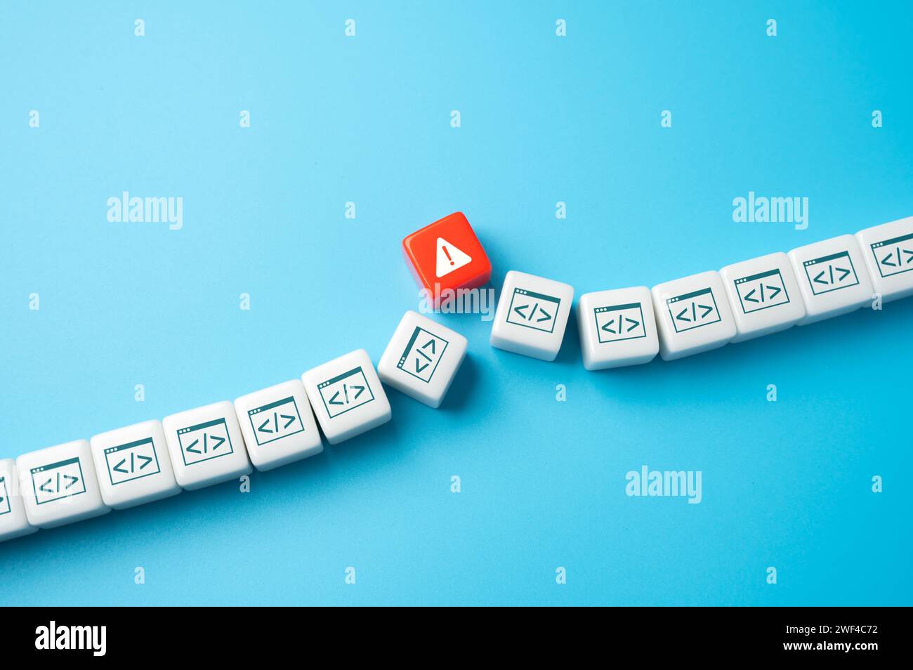 Errore critico del programma. Errore software. Risoluzione dei problemi. Programmazione. Guasto o anomalia che causa il malfunzionamento del software. Debug, test e. Foto Stock