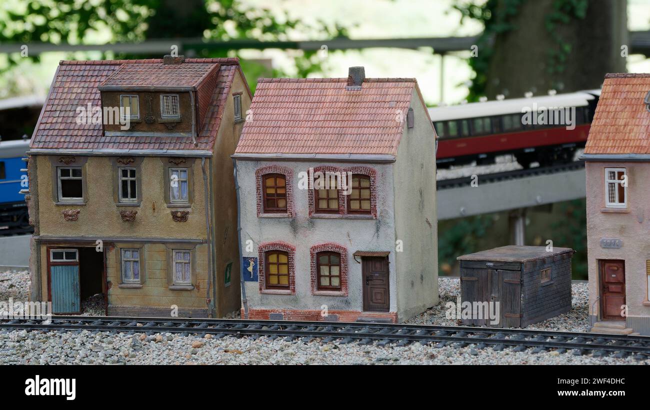 Replica di case sulla ferrovia Foto Stock
