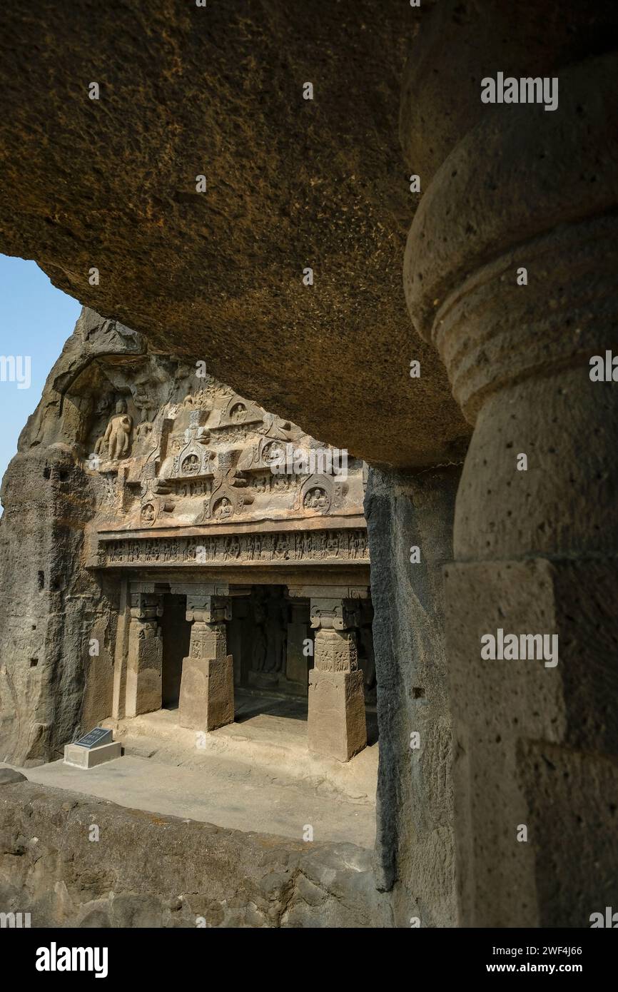 Ellora, India - 22 gennaio 2024: Le grotte di Ellora sono un complesso di grotte scavate nella roccia situato nel distretto Aurangabad del Maharashtra, India. Foto Stock