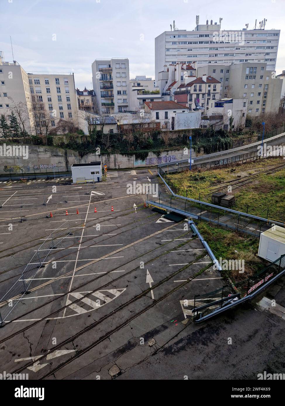 Stazione di ralway di Gobelins, una terra da nessuna parte nel XIII distretto, Parigi, Ile-de-France, Grand-Paris, Francia Foto Stock