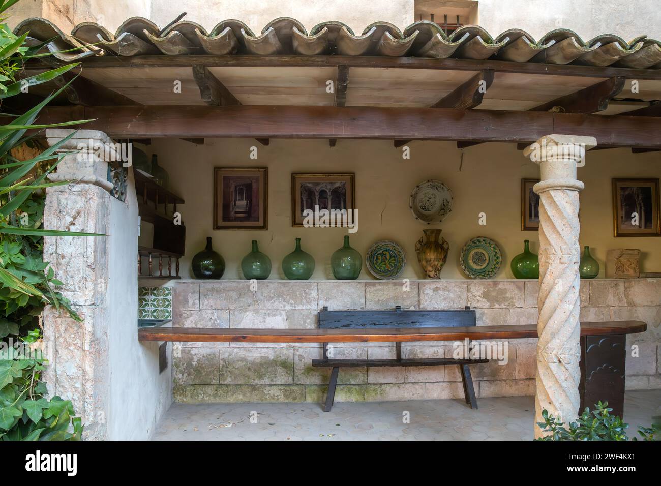 Oggetti decorativi presso le Terme arabe di Palma di Maiorca, Spagna, situati nei giardini di CAN Fontirroig. Foto Stock