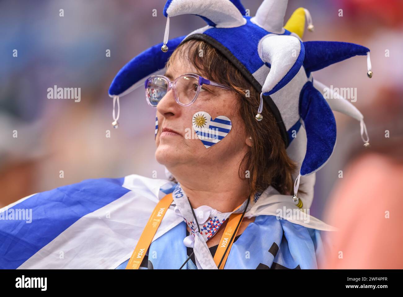 Samara, Russia – 25 giugno 2018. Elegante tifosa dell'Uruguay durante la partita della Coppa del mondo FIFA 2018 Uruguay vs Russia (3-0). Foto Stock