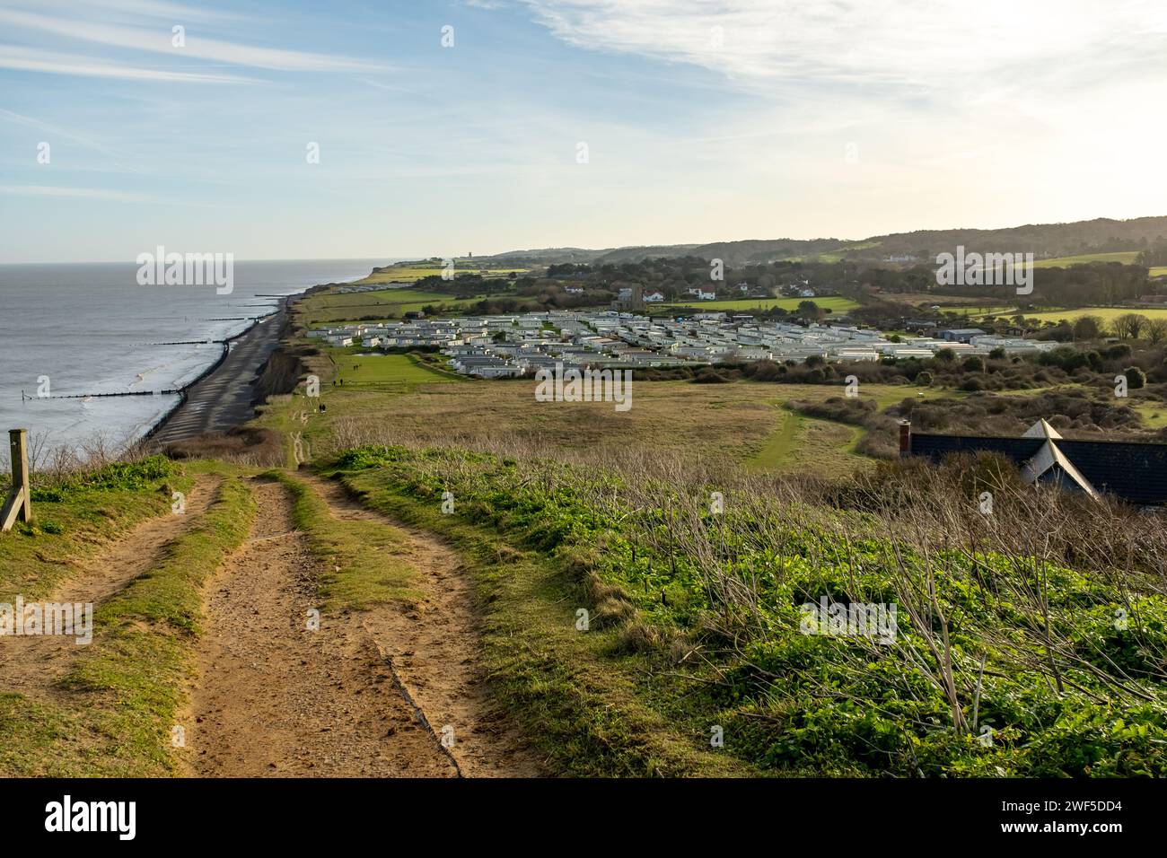 Sheringham, Norfolk, Regno Unito – gennaio 27 2024. Camminando lungo il North Norfolk Coastal Path Foto Stock