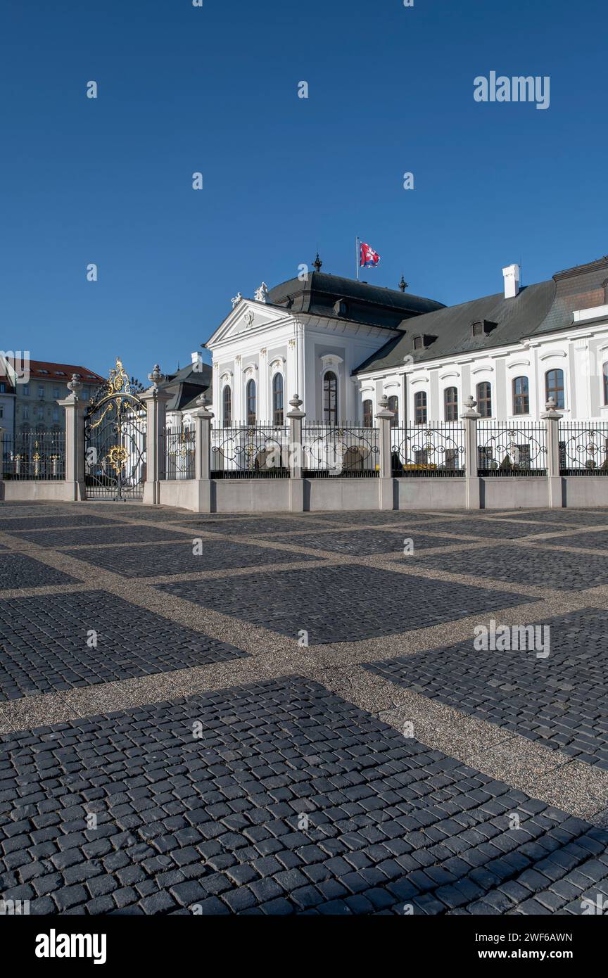 Bratislava, Slovacchia - 20 gennaio 2024: Residenza del presidente della Slovacchia, Palazzo Grassalkovich. Bratislava. Slovacchia. Foto Stock