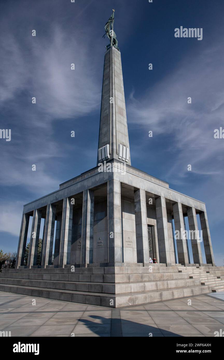 Monumento commemorativo e cimitero Slavin per i soldati dell'esercito sovietico morti nella seconda guerra mondiale. Bratislava. Slovacchia. Foto Stock