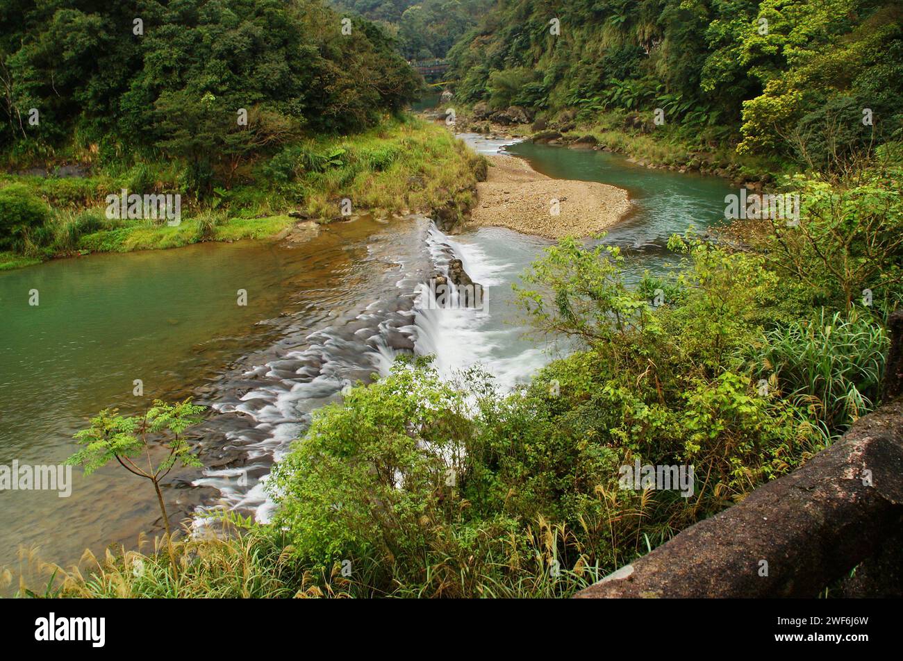 Flusso d'acqua che scorre Foto Stock