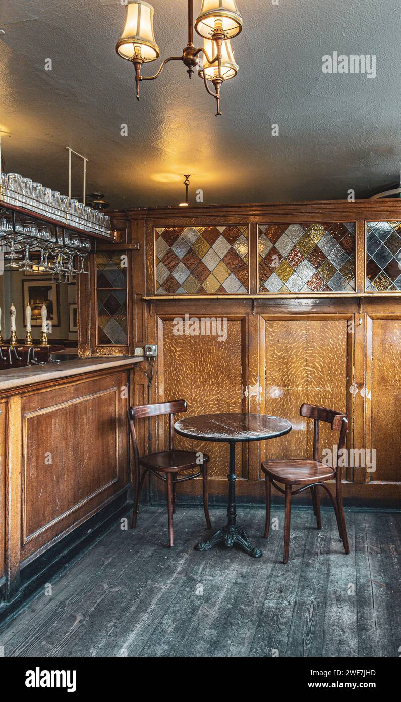 Interno del pub Kings Arms in Roupell Street, Londra, Regno Unito. Foto Stock