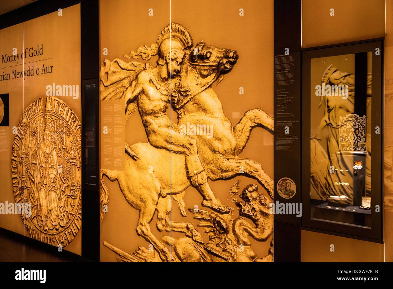 Galles, Glamorgan, Llantrisant, Royal Mint Experience, Sovereign display Foto Stock