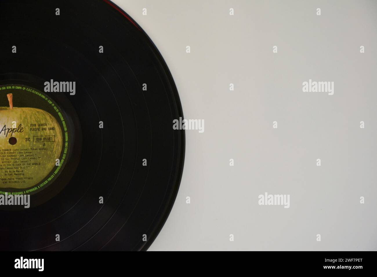 Album in vinile dell'artista John Lennon del 70 con le canzoni del disco. Brasile, Sud America Foto Stock