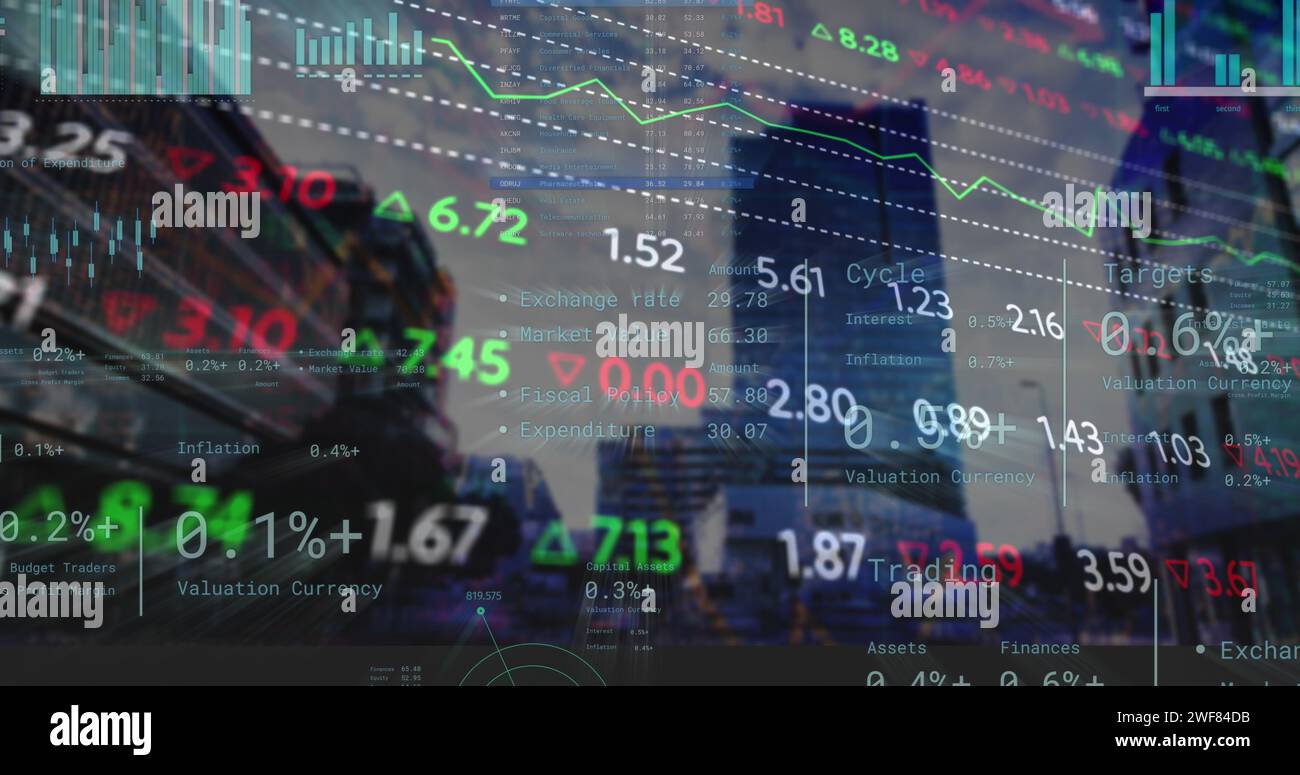Immagine dell'elaborazione dei dati finanziari su un paesaggio urbano Foto Stock