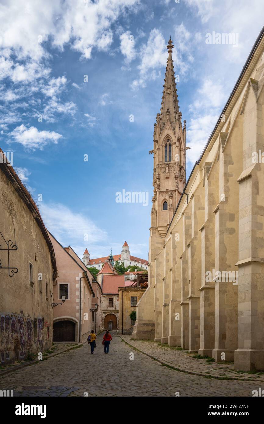Via Farská, Chiesa dell'elevazione della Santa Croce, Bratislava, Slovacchia Foto Stock