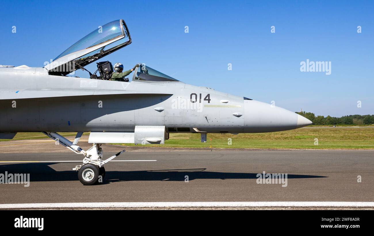 Caccia Swiss Air Force McDonnell Douglas fa-18 Hornet in volo sopra la base aerea Kleine-Brogel. 8 settembre 2018 Foto Stock