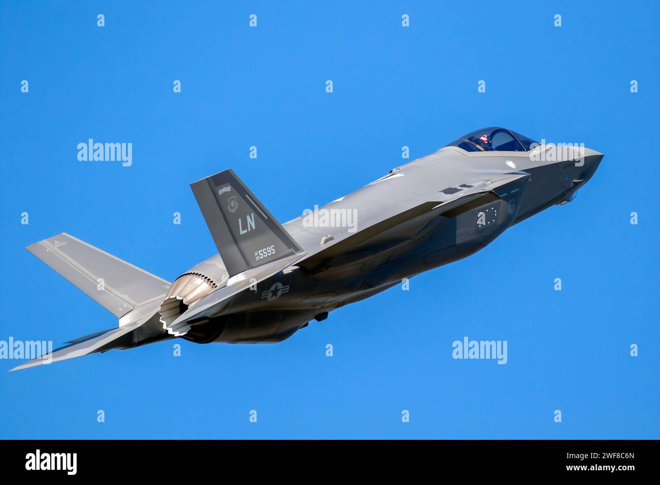 US Air Force 495th Fighter Squadron Lockheed Martin F-35 Lightning II da combattimento dalla base aerea di Lakenheath in volo sopra la base aerea di Kleine Brogel. PE Foto Stock