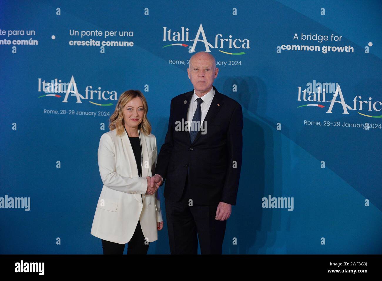 Roma, Italia. 29 gennaio 2024. Roma - Senato Italia Africa Summit dal titolo ItaliAfrica Un ponte di crescita comune nella foto Giorgia Meloni Presidente Said Tunisia Editorial Usage Only Credit: Independent Photo Agency/Alamy Live News Foto Stock