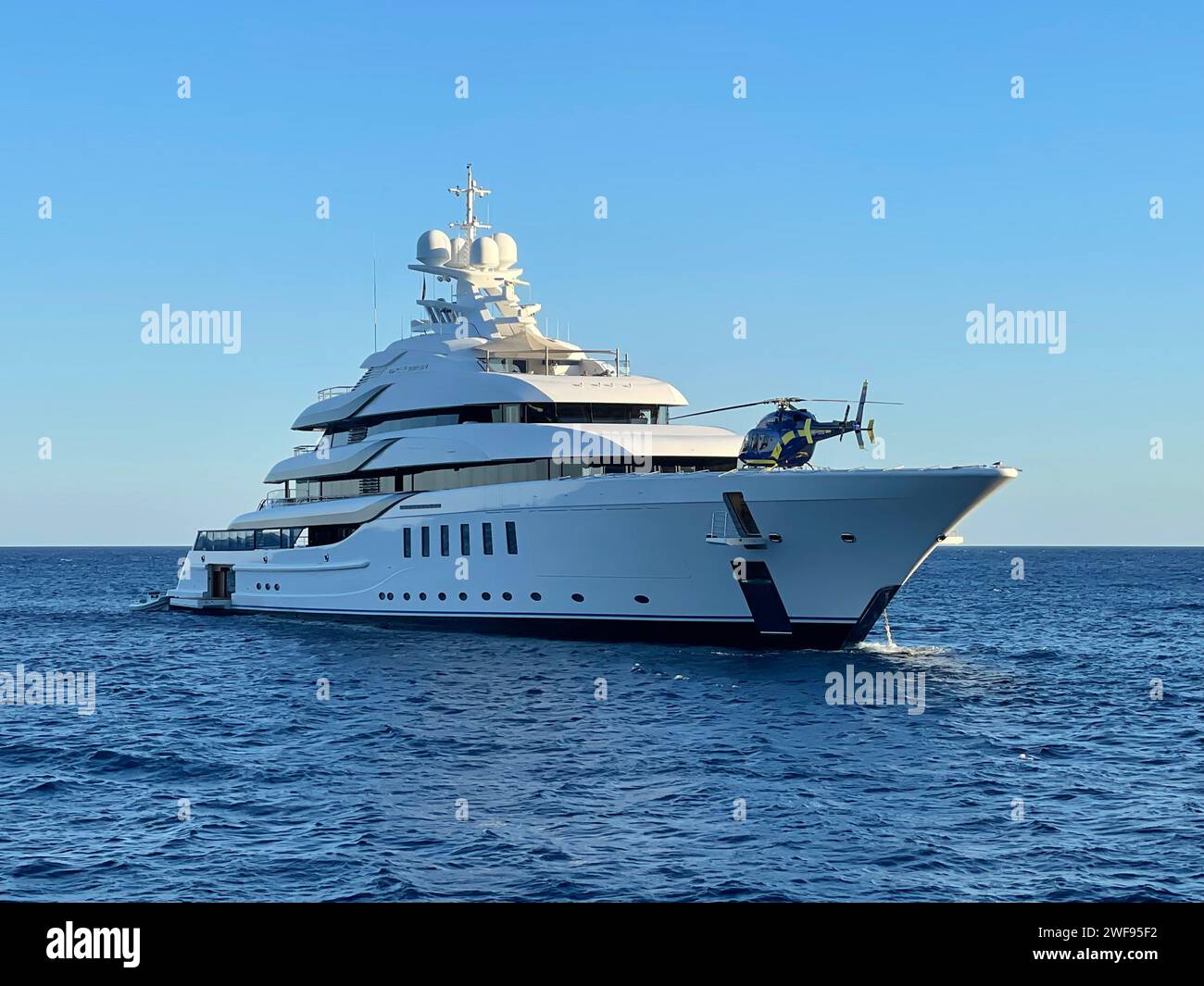 Elicottero su uno yacht nelle medicine Foto Stock