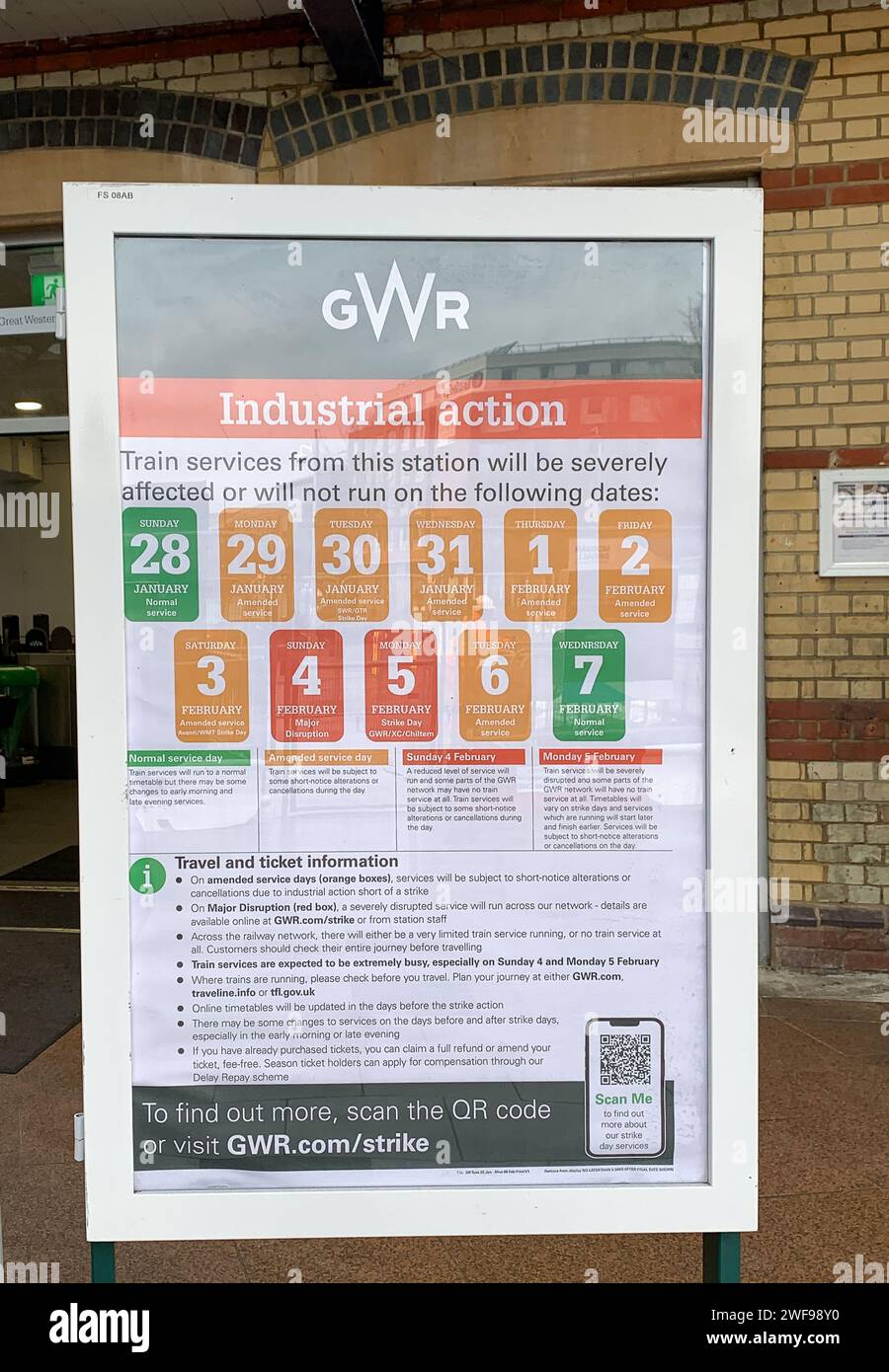 Maidenhead, Regno Unito. 29 gennaio 2024. Stazione ferroviaria di Maidenhead nel Berkshire. Industrial Action Over Pay è iniziata attraverso le reti ferroviarie da oggi fino al 6 febbraio. I livelli di servizio variano a seconda degli operatori ferroviari e in giorni diversi. Credito: Maureen McLean/Alamy Live News Foto Stock