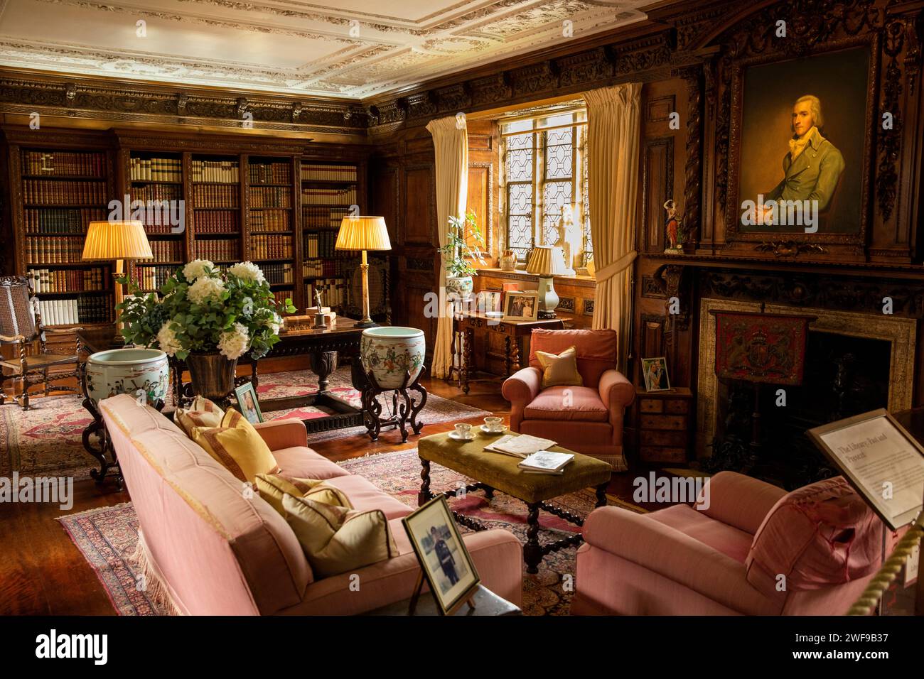 Regno Unito, Inghilterra Kent, Hever, Hever Castle, biblioteca interna Foto Stock
