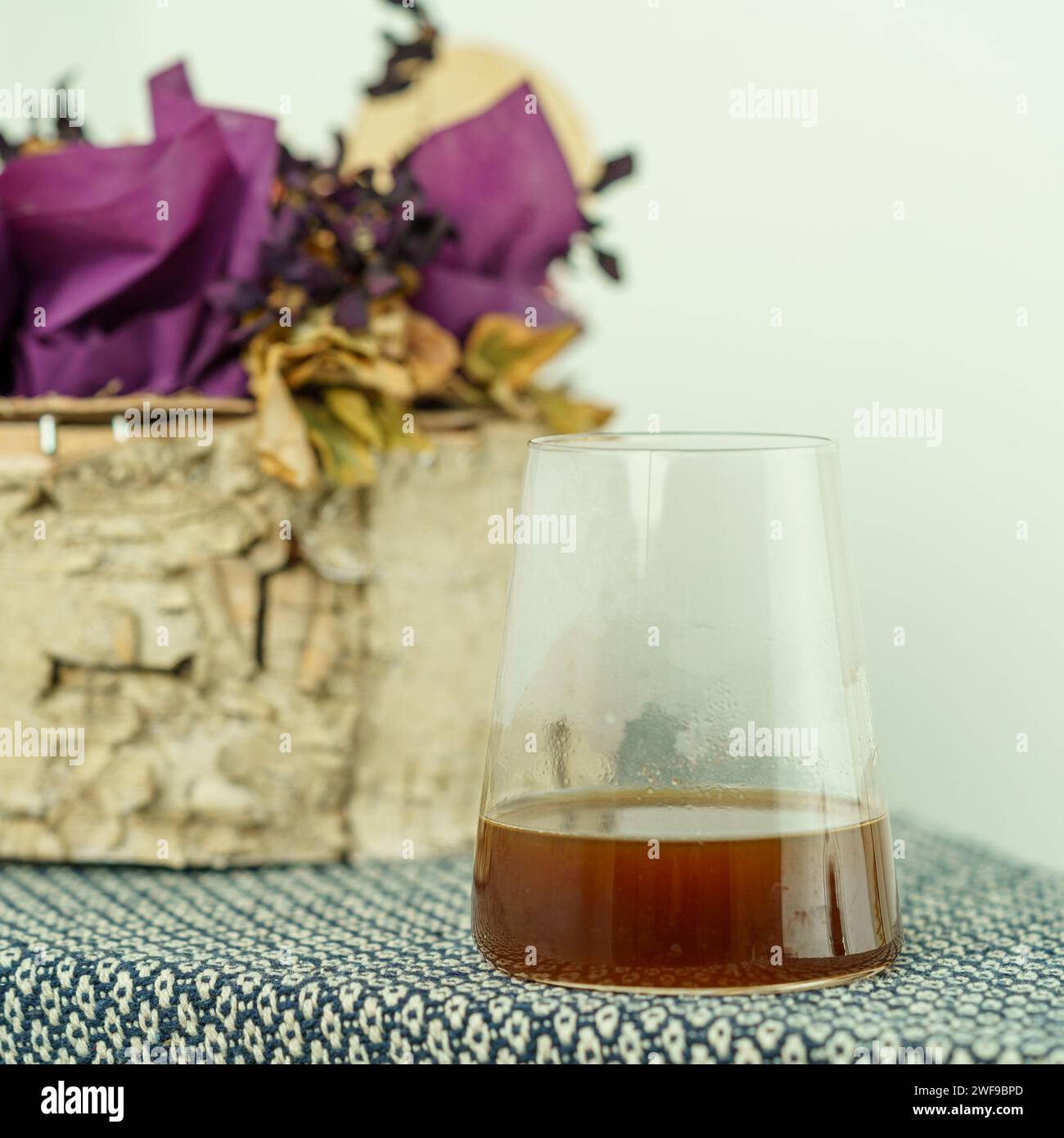 caffè speciale in un elegante bicchiere Foto Stock