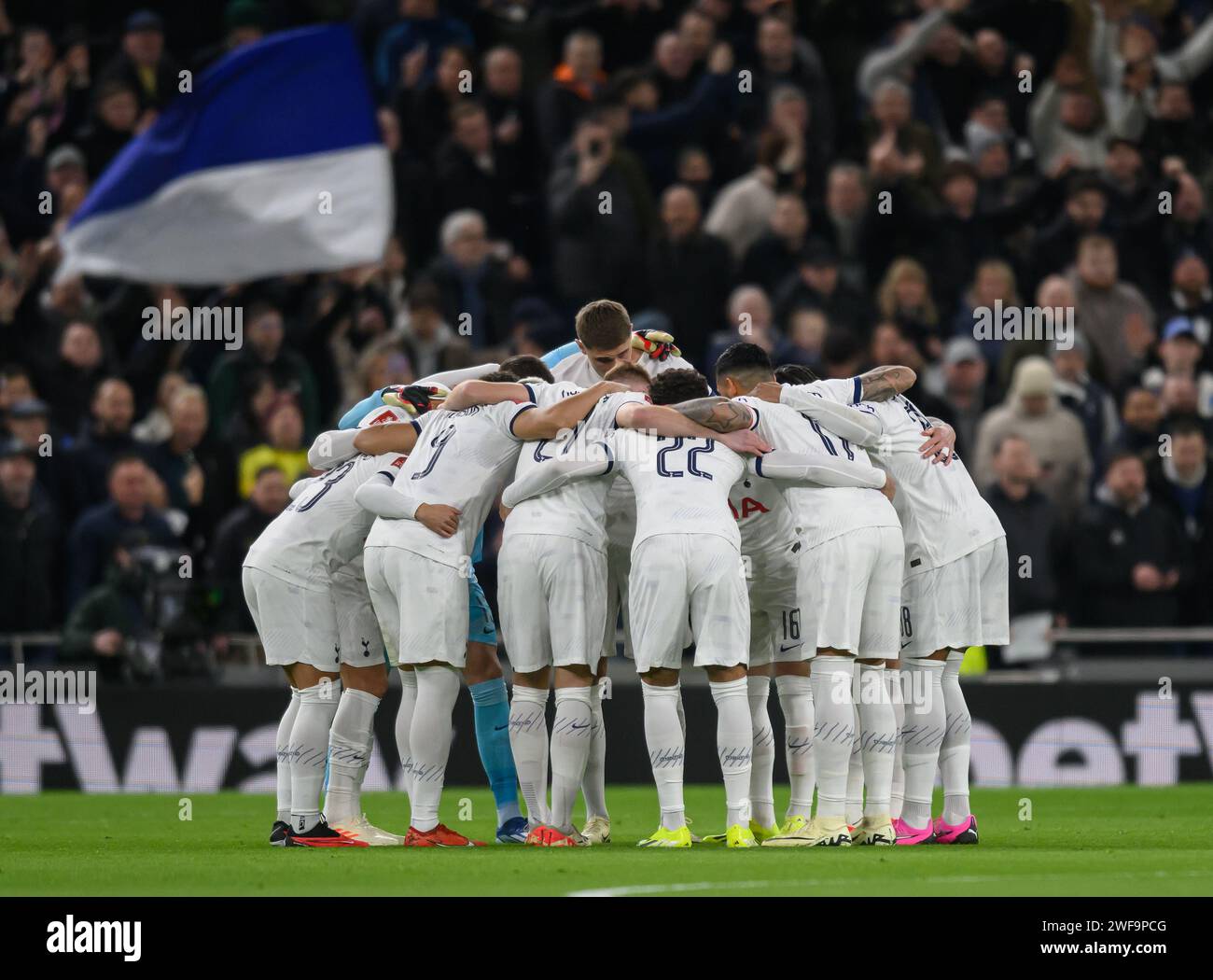 Londra, Regno Unito. 26 gennaio 2024 - Tottenham Hotspur contro Manchester City - fa Cup Round 4 - Tottenham Hotspur Stadium. La squadra del Tottenham si è riunita prima della partita. Credito immagine: Mark Pain / Alamy Live News Foto Stock